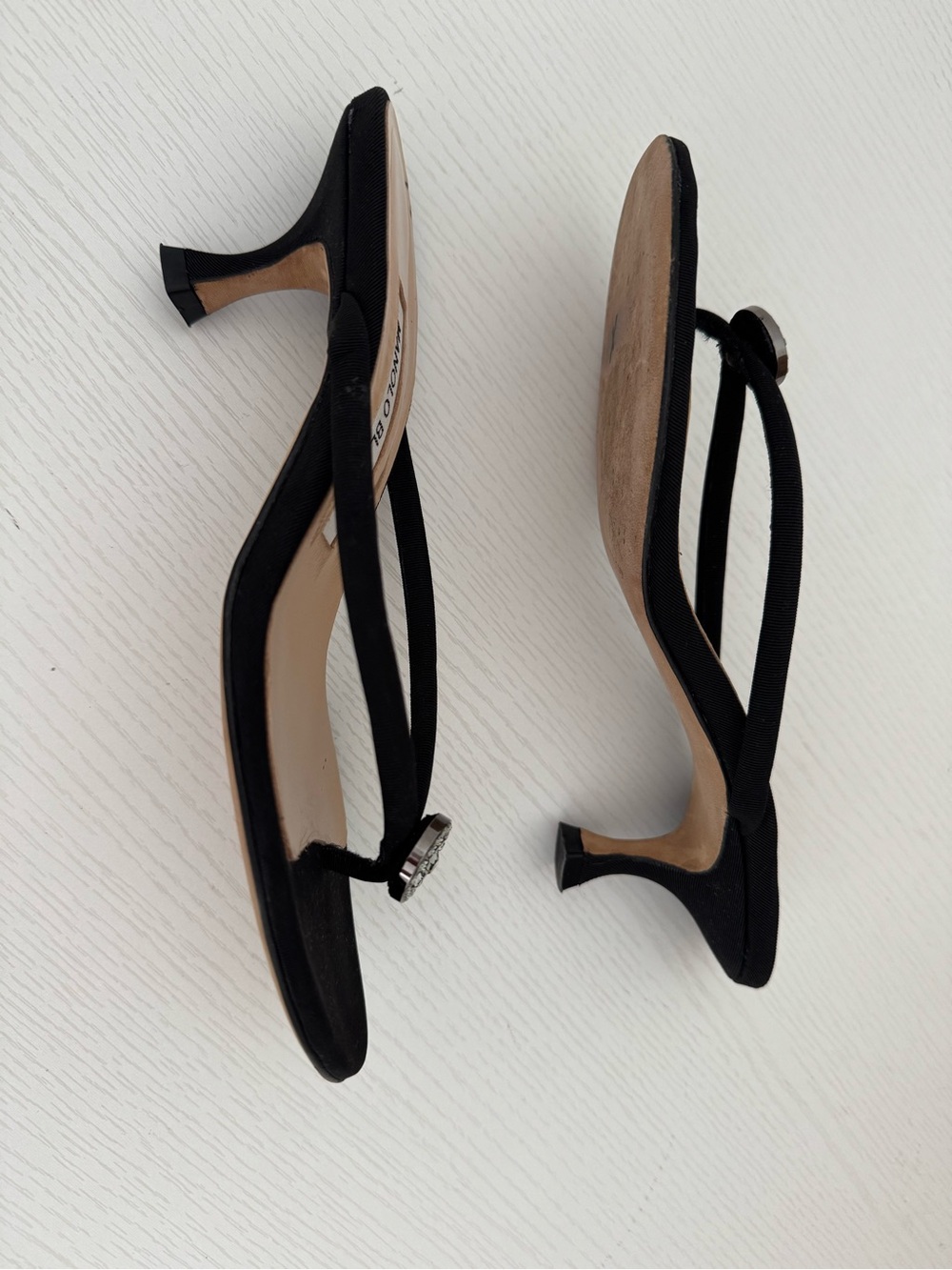 Manolo Blahnik EU 36.5 Black Thong Kitten Heel Sandals Y2K Vintage Shoes - Picture 3 of 6